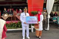 Bank Nagari Serahkan Dana Pendidikan Rp 120 Juta dan Dividen Rp 13,8 M untuk Pemkab Agam