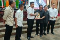 Melalui Rapar Paripurna, DPRD Sumbar Sampaikan Hasil Reses pada Pemprov