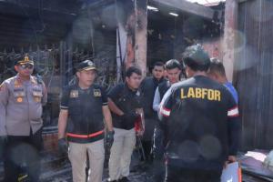 Tim Labfor Polda Riau Selidiki Penyebab Kebakaran Pasar Payakumbuh