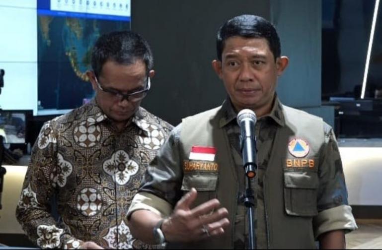 Kepala BNPB, Letjen TNI Suharyanto berikan penjelasan terkait kondisi Kabupaten Nabire pascaagempa, Jumat (19/9/2025). IST