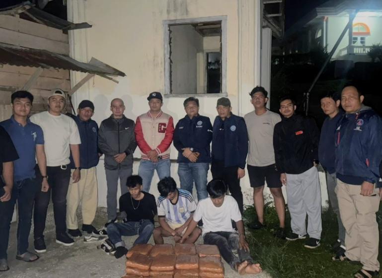 Petugas BNNP Sumbar berhasil menangkap beberapa pelaku peredaran narkoba di salah satu tempat di Kabupaten Pasaman, Selasa dini hari  (9/9/2025) sekitar pukul 02.00 WIB. IST