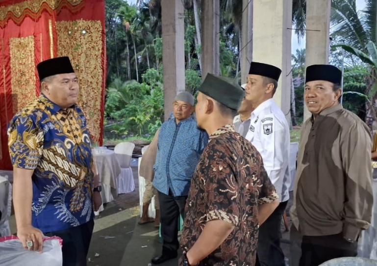 Tampak Wali Kota Yota Balad hadiri aksi badoncek para ASN di Pemko Pariaman untuk kelanjutan pembangunan Masjid Nurul Iman, Desa Naras I, Pariaman Utara, Rabu (24/9/2025). IST