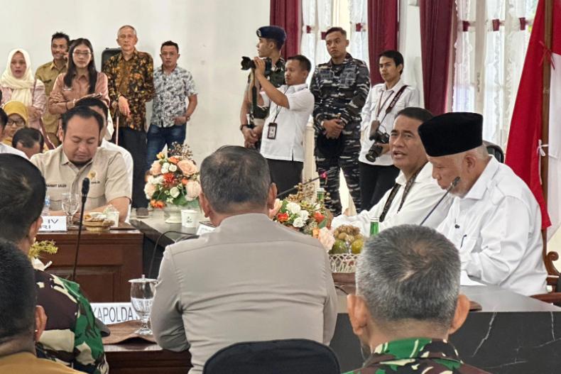 Rahmat Saleh Dorong Hilirisasi Gambir Tingkatkan Kesejahteraan Petani di Sumbar