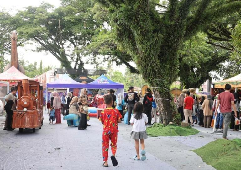 Salah satu sudut dari Wahana Dino Planet yang ramai dikunjungi masyarakat Kota Pariaman. IST