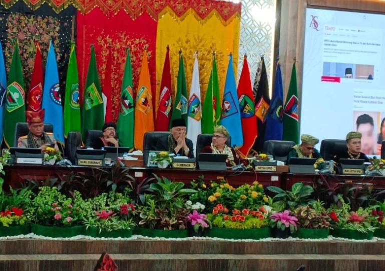 Ketua DPRD Sumbar, Muhidi pimpin rapat paripurna istimewa peringatan Hari Jadi Provinsi Sumatera Barat (Sumbar) ke-80 tahun, di ruang sidang utama DPRD Sumbar, Rabu (1/10/2025). IST