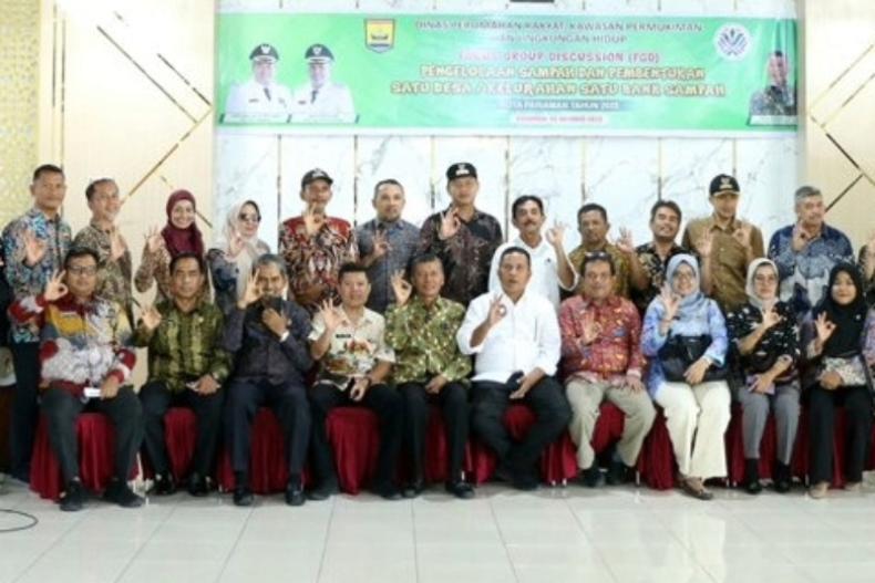 Wakil Wali Kota Mulyadi menghadiri FGD yang membahas persoalan pengurangan sampah di Kota Pariaman, Kamis (30/10/2025). IST