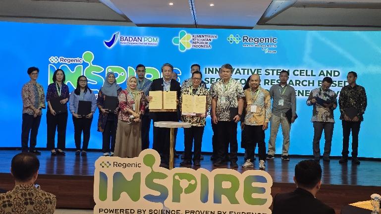 Prosesi foto bersama usai penanandatanganan kerja sama antara RSUP Dr. M. Djamil dan PT Bifarma Adiluhung di Jakarta, Senin (27/10/2025). IST Prosesi foto bersama usai penanandatanganan kerja sama antara RSUP Dr. M. Djamil dan PT Bifarma Adiluhung di Jakarta, Senin (27/10/2025). IST