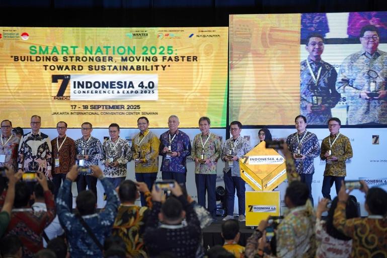 Telkomsel berhasil meraih Penghargaan Rintisan Teknologi Industri 2025 dari Kementerian Perindustrian Republik Indonesia dalam kategori Teknologi Jasa Industri, atas inovasi 5G in The Box. IST