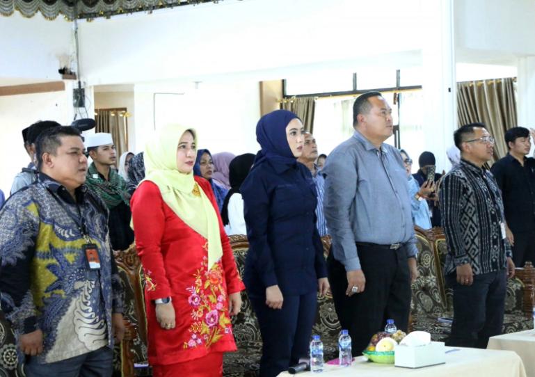 Wako Pariaman, Yota Balad dan Anggota DPR RI Cindy Monica Salsabila Setiawan hadiri kegiatan membahas RUU BPIP di Balairung Rumah Dinas Walikota, Selasa (28/10/2025). IST