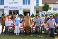 18 Poktan Kota Pariaman Terima Alsintan dari Aspirasi Cindy Monica