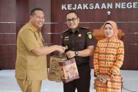 Hadiri Pengantar Alih Tugas Kejari Pariaman, Yota Balad Apresiasi Sinergi yang Terjalin