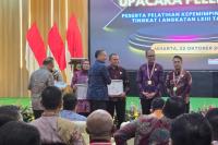 Kepala Kesbangpol Sumbar Raih Peringkat 3 Nasional dalam Diklat PKN 1 LAN RI 2025 Kepala Kesbangpol Sumbar Raih Peringkat 3 Nasional dalam Diklat PKN 1 LAN RI 2025