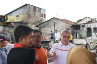 Ketua DPRD Sumbar Serahkan Bantuan Rp25 Juta kepada Korban Kebakaran Pamancungan