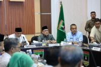 Muhidi: Jangan hanya Sebatas Rapat, Pemda Harus Punya Target Tekan Illegal Mining dan Fishing Muhidi: Jangan hanya Sebatas Rapat, Pemda Harus Punya Target Tekan Illegal Mining dan Fishing