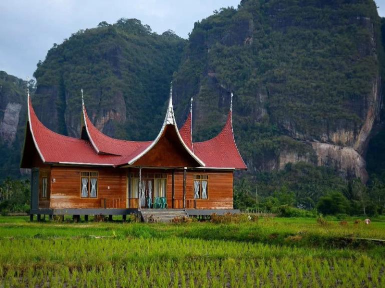 Gambar rumah adat Minangkabau. IST