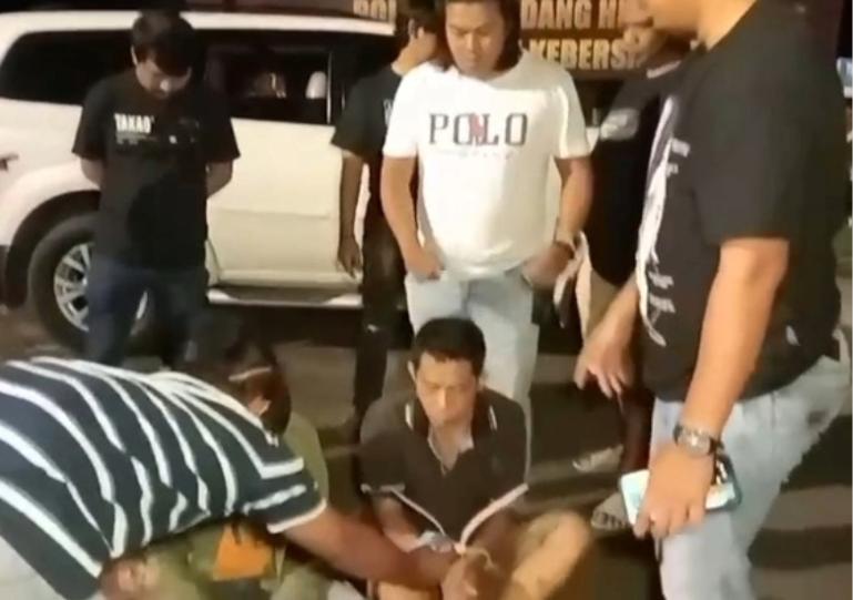 Pelaku ganjal ATM yang berhasil ditangkap Tim Klewang dari Satuan Reskrim Polresta Padang, Jumat (7/11/2025) lalu. IST