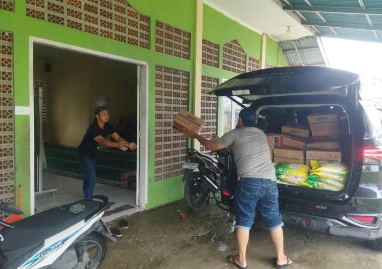 Bantuan paket sembako dari anggota DPR RI, Rahmat Saleh siap diberikan kepada warga Kota Padang yang terdampak bencana, Kamis (27/11/2025). IST