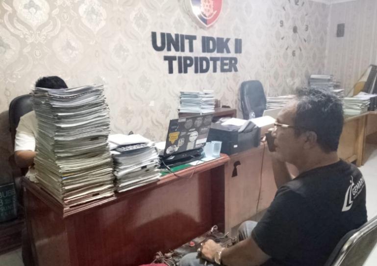 Korban dugaan kasus penganiayaan Novrianto saat melapor ke Polresta Padang atas tindakan yang dialaminya, Selasa (9/12/2025). IST