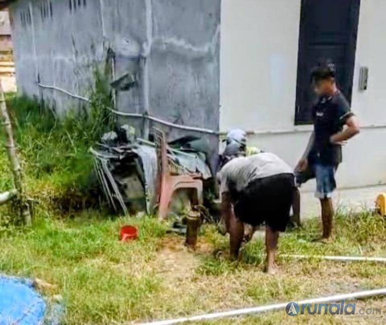 Salah satu proses pembuatan sumur Bor yang di inisiasi para komunitas untuk penuhi air bersih warga terdampak bencana di Kota Padang. (dok : arunala.com)