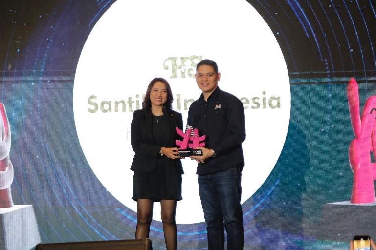 Santika Indonesia Hotels & Resorts memenangkan penghargaan nasional Marketeers Digital Marketing Heroes 2025 dalam kategori 