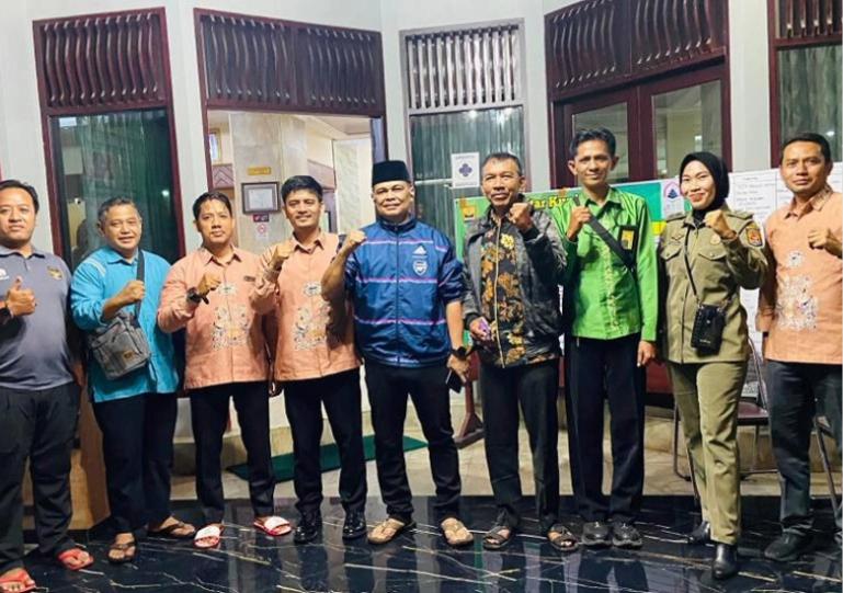 Sekko Pariaman Afrizal Azhar saat kunjungi pemondokan kalifah kota itu, di Kota Bukittinggi, Kamis (18/12/2025). IST