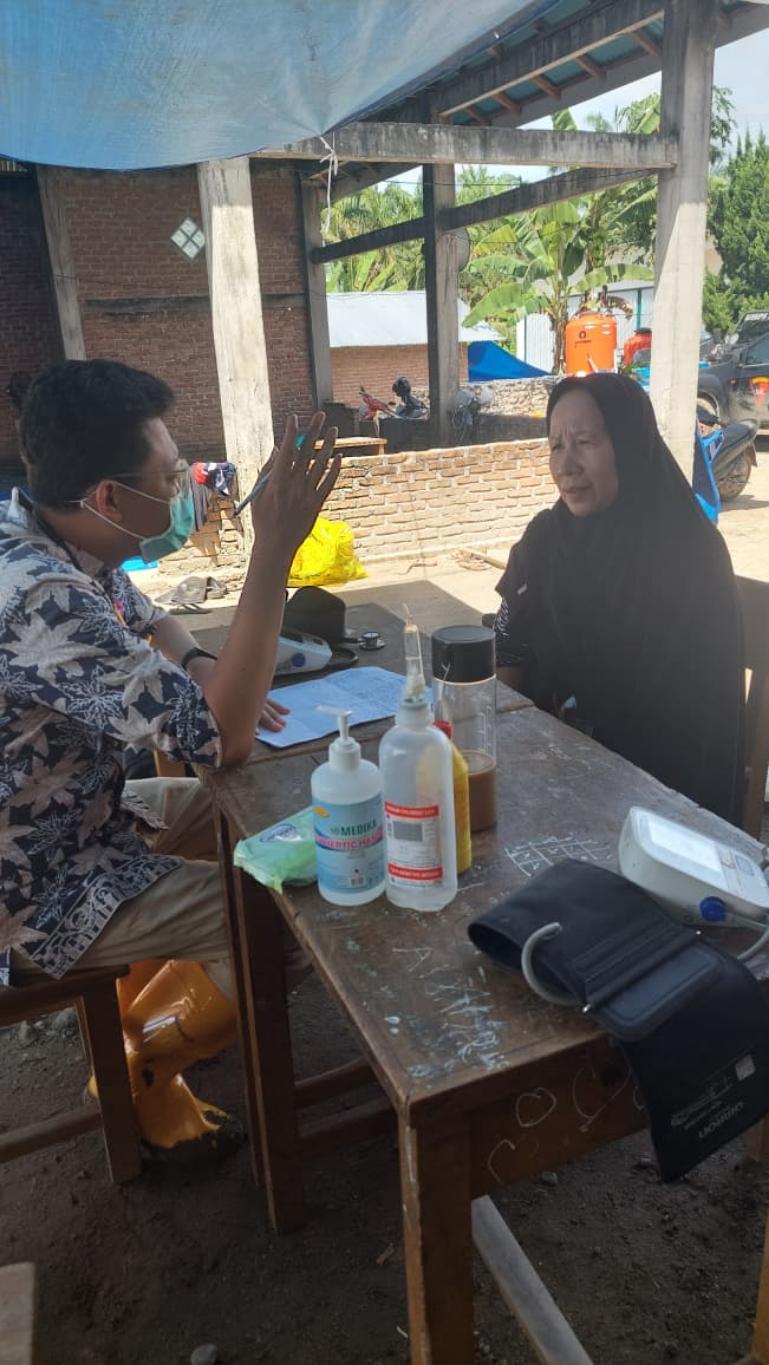 Korban terdampak bencana di Salareh Aia Timur sedang konsultasi dengan tim dokter RSUP Dr. M. Djamil, Sabtu (6/12/2025). IST