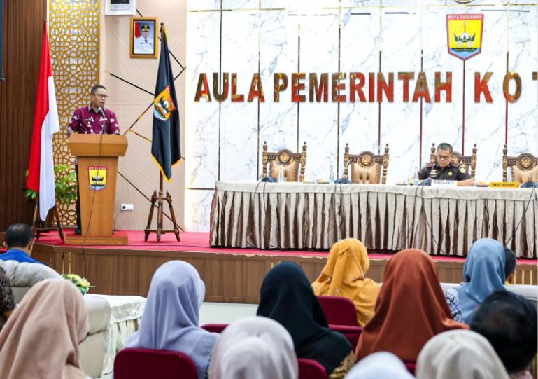 Wakil Wali Kota Pariaman Mulyadi buka kegiatan sosialisasi transpransi BMD di Pemko Pariaman, bertempat di Aula Balaikota Pariaman, Kamis (18/12/2025). IST