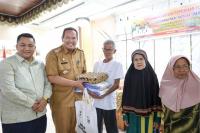 500 KPM di Dua Kecamatan di Kota Pariaman Terima Bantuan Penyediaan Permakanan