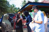 Cindy Monica Salurkan Bantuan Bagi Korban Banjir di Kota Pariaman