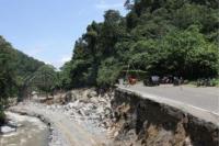 Jalan di Lembah Anai Masih Tutup Total, Perbaikan Masih Berjalan