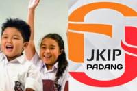 Siapkan Ratusan Paket Sekolah bagi Anak Korban Banjir di Padang