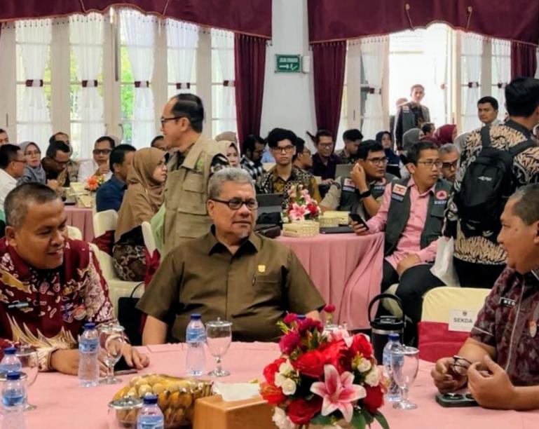 Ketua DPRD Sumbar, Muhidi saat hadiri rakor percepatan penanganan bencana banjir, banjir bandang dan tanah longsor di Padang, Kamis (8/1/2026). IST