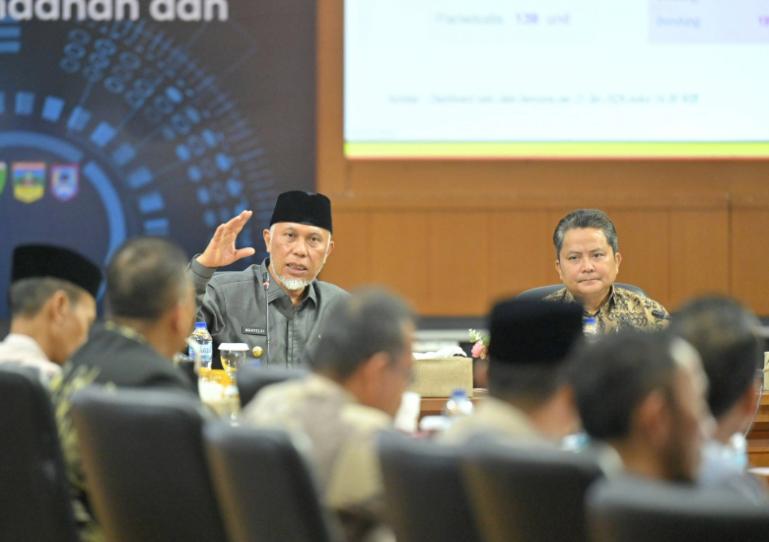 Gubernur Sumbar, Mahyeldi saat kegiatan forum High Level Meeting Tim Pengendalian Inflasi Daerah (TPID) Tahun 2026 di Aula Kantor Perwakilan Bank Indonesia Provinsi Sumbar, di Padang, Kamis (22/1/2026). IST
