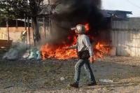 Gudang Barang Bekas di Bypass Padang Terbakar, Pekerja Alami Luka Ringan