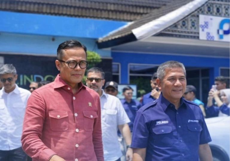 Kepala BP BUMN, Dony Oskaria meninjau Pelabuhan Regonal 2 Teluk Bayur dalam menekan biaya logistik dan mendorong pertumbuhan ekonomi Sumbart. IST
