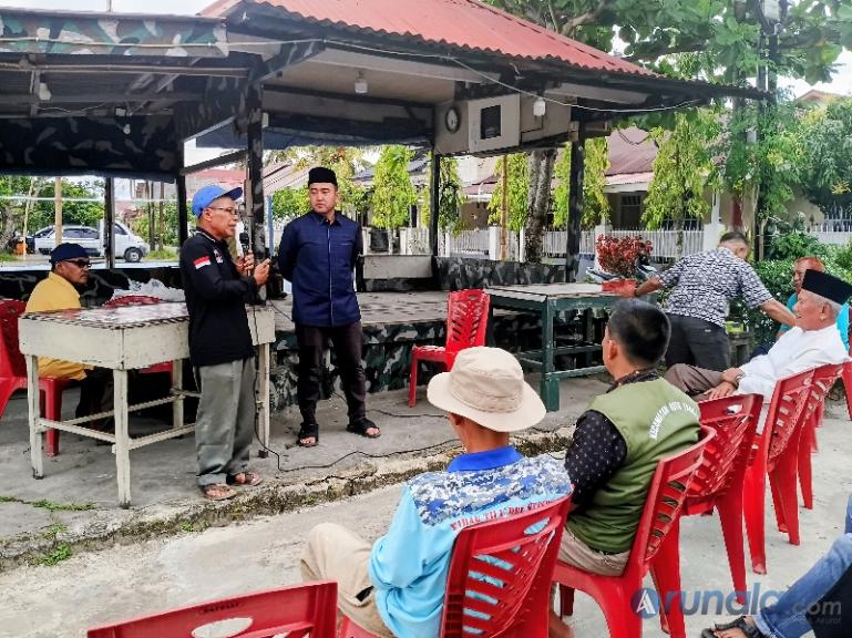 Anggota Komisi IV DPRD Kota Padang, Fautiaz Fauzi saat dialog dengan warga Kompleks Perumahan Anak Aia   Permai, Sabtu sore (7/2/2026). (dok : istimewa)