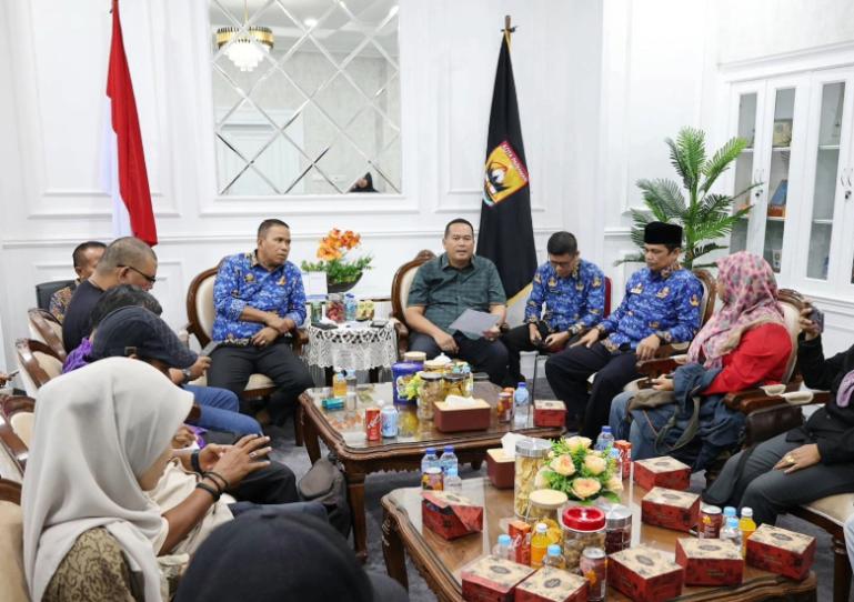 Wali Kota Pariaman Yota Balad berikan keterangan pada media terkait keikutsertaan kota ini pada Porprov Sumbar 2026, Kamis (29/1/2026). IST