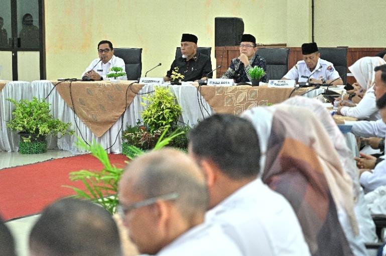 Gubernur Sumbar Mahyeldi pimpin rakor dengan Pemko Payakumbuh, Rabu (25/2026). IST