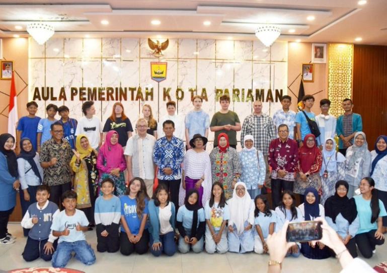 Asisten I Setko Pariaman,  Elvis Chandra, sambut kehadiran para siswa Program Pertukaran Pelajar YARI School dan Eno School Finlandia ke Kota Pariaman, Kamis (5/2/2026). IST