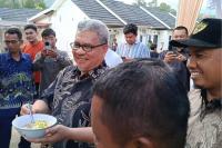 Reses Lubuk Minturun, Muhidi Bakal Betonisasi Jalan di Perumahan Griya Syahlinar