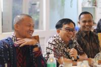 Tingkatkan Produktivitas, Pelindo Tambah Armada Reach Stacker di Pelabuhan Teluk Bayur