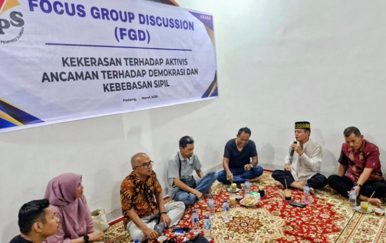 Pengurus JPS bersama Subdit 1 Intelkam Polda Sumbar saat gelar FGD mengupas kejadian yang menimpan pegiat HAM Andrie Yunus, di Padang, Senin (16/3/2026). IST