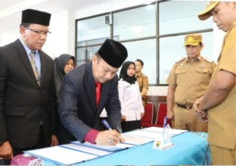 Wakil Wali Kota Pariaman, Mulyadi melantik dua Pejabat Pimpinan Tinggi Pratama (Eselon II) dan sebelas Pejabat Fungsional serta satuPejabat Pengawas di lingkup Pemko Pariaman, Selasa (20/1/2026). IST