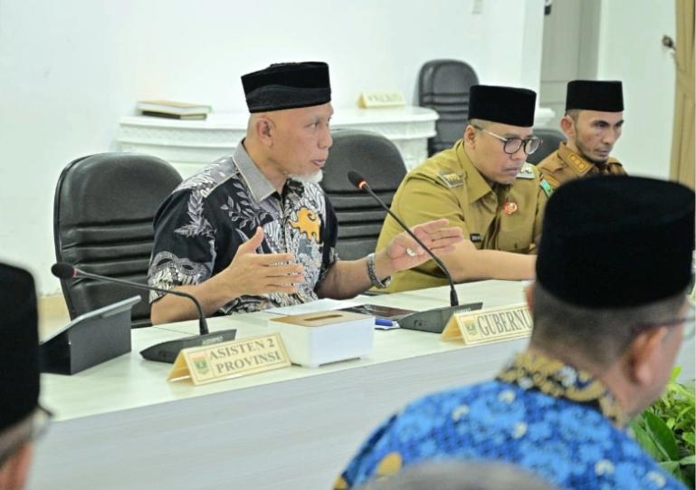 Gubernur Mahyeldi hadiri rapat dengan jajarannya untuk penetapan pelaksanaan Salat Idul Fitri tingkat provinsi. IST
