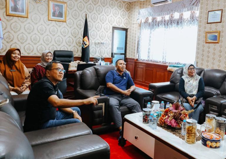 Wakil Wali Kota Pariaman Mulyadi usai menyaksikan peluncuran KEN 2026 melalui tayangan youtube Karisma Event Nusantara dan Kementerian Pariwisata di Ruang Kerja Wakil Wali Kota Pariaman, Jumat (23/1/2026). IST