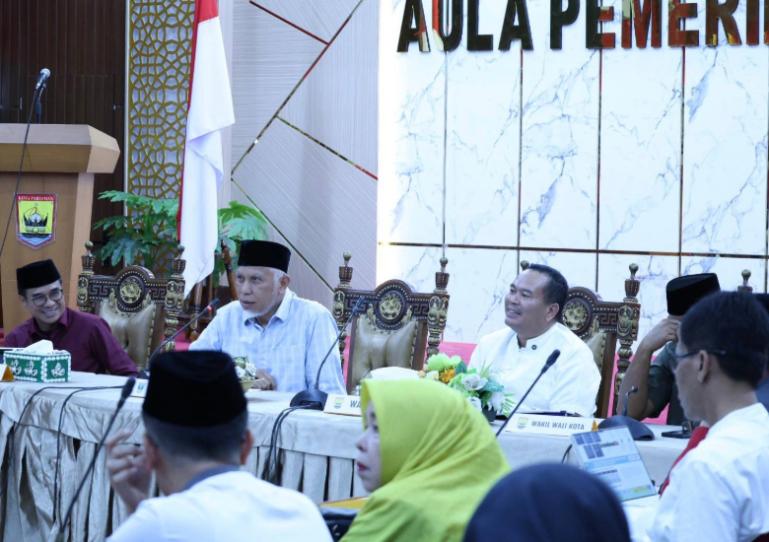 Gubernur Mahyeldi pimpin rakor pembangunan dengan Pemko Pariaman, di Aula Balaikota Pariaman, Minggu(15/3/2026). IST