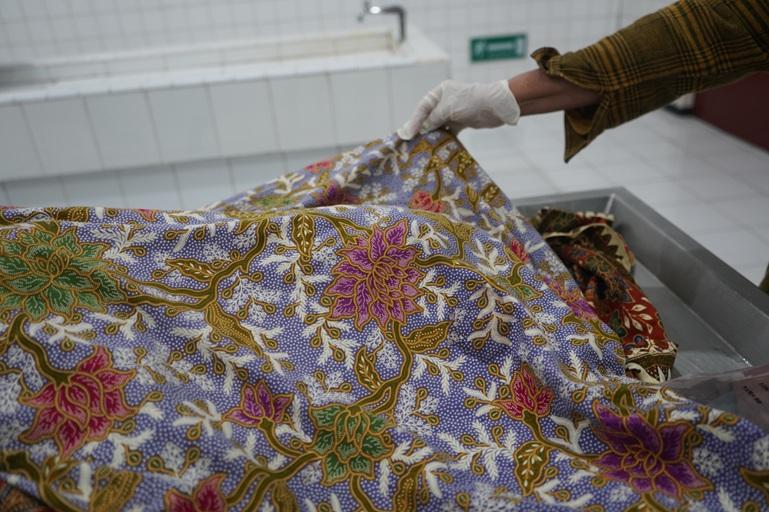 Satu jenazah laki-laki tanpa identitas (Mr X) masih terbujur kaku di Instalasi Forensik dan Pemulasaraan Jenazah. IST