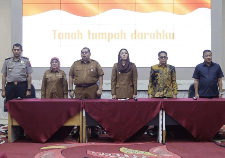 Wakil Ketua DPRD Sumbar, Evi Yandri Rajo Budiman jadi pembicara dalam sosialisasi regulasi menyangkut pajak air permukaan (PAP) di Kabupaten Dharmasraya, Senin (2/3/2026). IST