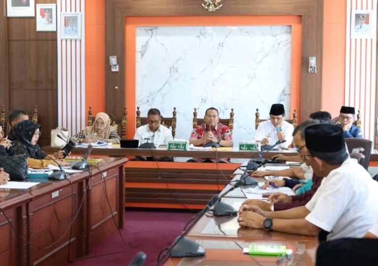 Wako Yota Balad pimpin dialog Monitoring dan Evaluasi (Monev) Perjanjian Kinerja Perangkat Daerah Tahun 2026 Kota Pariaman, Rabu (25/2/2026). IST