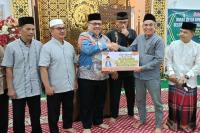 Dihadapan Jamaah Masjid Muhlishin, Muhidi Ajak Baca Al Quran Karena Banyak Keutamaannya